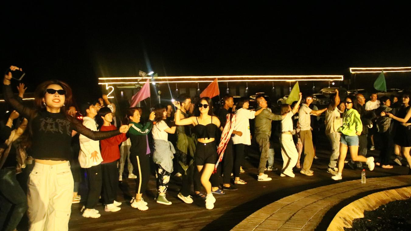 https://assets.qidian.sxtvs.com/data/img/2023/08/09/5QUlJ3xxWa1s1AViLpsE319444.png