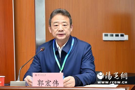 14黑龙江中医药大学校长、副理事长郭宏伟主持专题报告环节