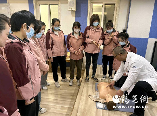 点击图片进入下一页