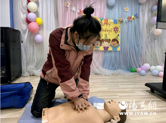 点击图片进入下一页