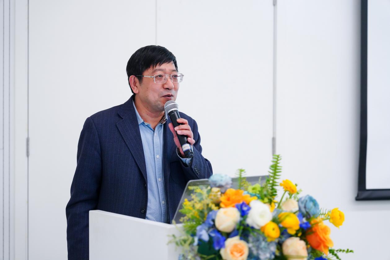 荣新江