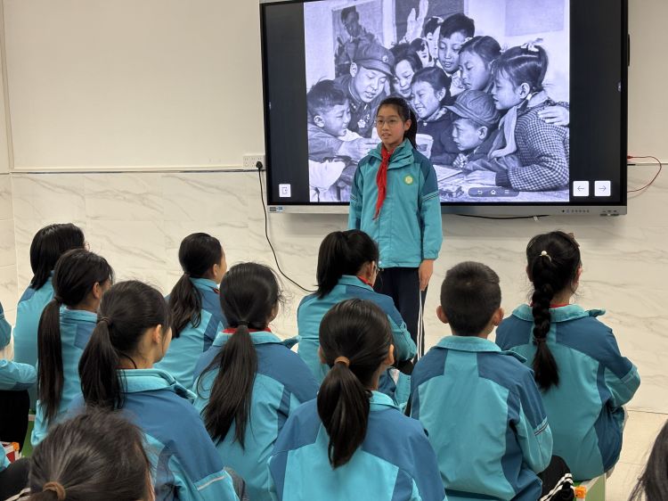 简篇-雷锋精神永相传  做新时代好少年——灞桥区官厅小学学雷锋活动纪实