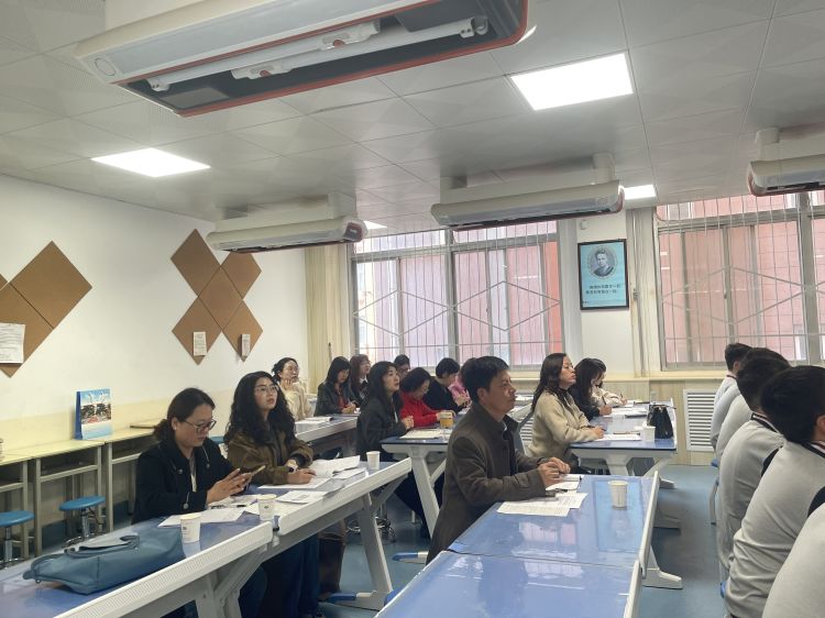 简篇-理念浸润课堂   展示研磨提升——西安市育才中学“名校+”共同体开展大单元教学设计陈述展示赛教活动