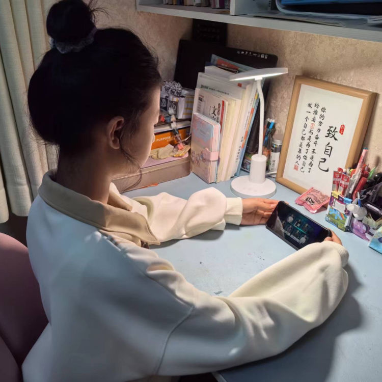 簡(jiǎn)篇-安全第一我先行 生命如花常綻放——浐灞第三十三小學(xué)全國中小學(xué)生安全教育日系列活動(dòng)