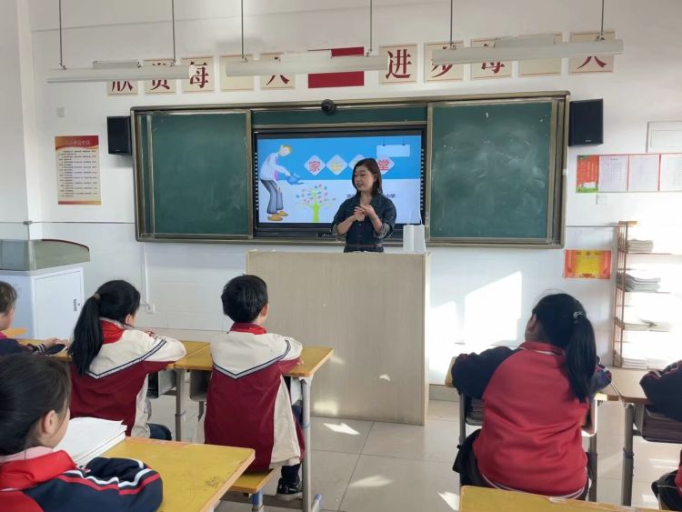 简篇-东李小学家长课堂开讲啦!