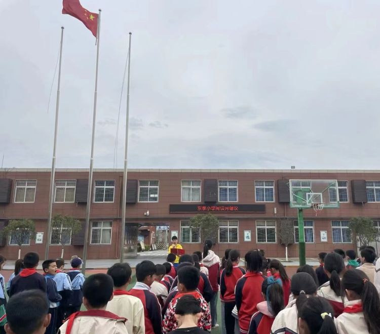 简篇-共建书香校园，同享读书之乐——灞桥区东李小学开展读书活动