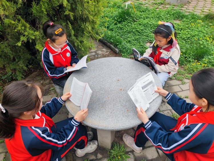简篇-共建书香校园，同享读书之乐——灞桥区东李小学开展读书活动