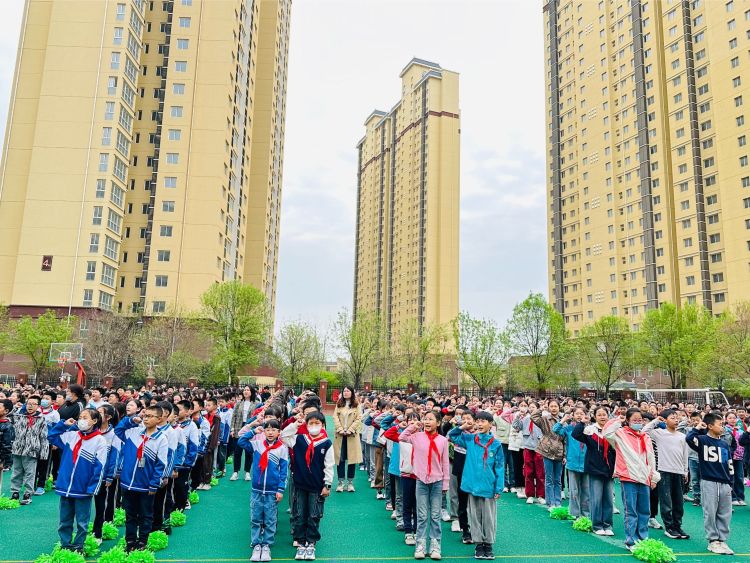 简篇-“预防校园欺凌 守护阳光心理”——浐灞第三十三小学预防校园欺凌心理健康专题讲座