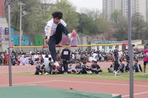 https://mmbiz.qpic.cn/mmbiz_jpg/bibrLk6L69mZUkbEHda6iba81CMcb7YSCJaUVfMkTWJbHRKjV6zHIibF6lX1TKeFDWSpedgMD1Xk3zM9eVvJZSUjA/640