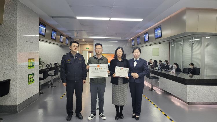 简篇-经开区营商环境提升创新绩，民营经济转型升级有保障
