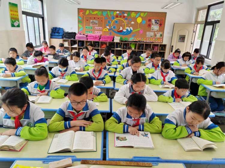 简篇-书香溢校园   阅读润心灵——灞桥区席王中心小学读书月系列活动（一）