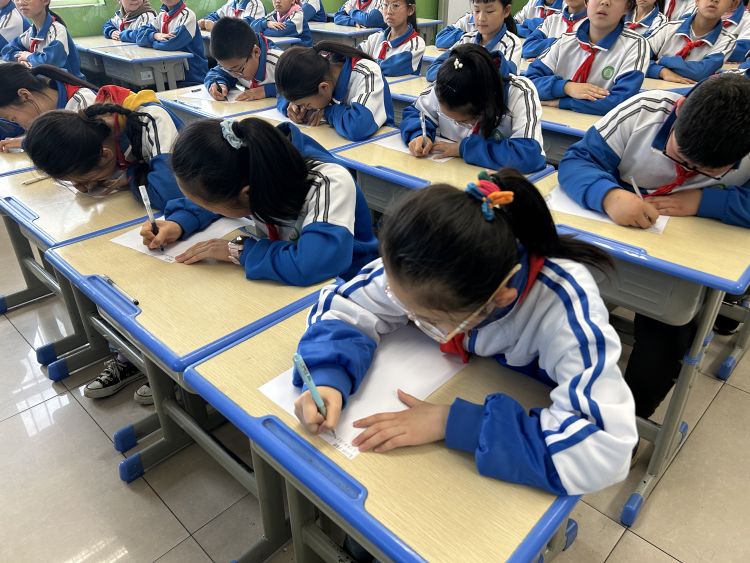 简篇-诗传古韵 词润芳华—灞桥区官厅小学开展诗词大赛活动