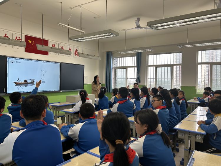简篇-诗传古韵 词润芳华—灞桥区官厅小学开展诗词大赛活动
