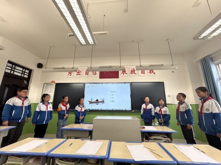 简篇-诗传古韵 词润芳华—灞桥区官厅小学开展诗词大赛活动