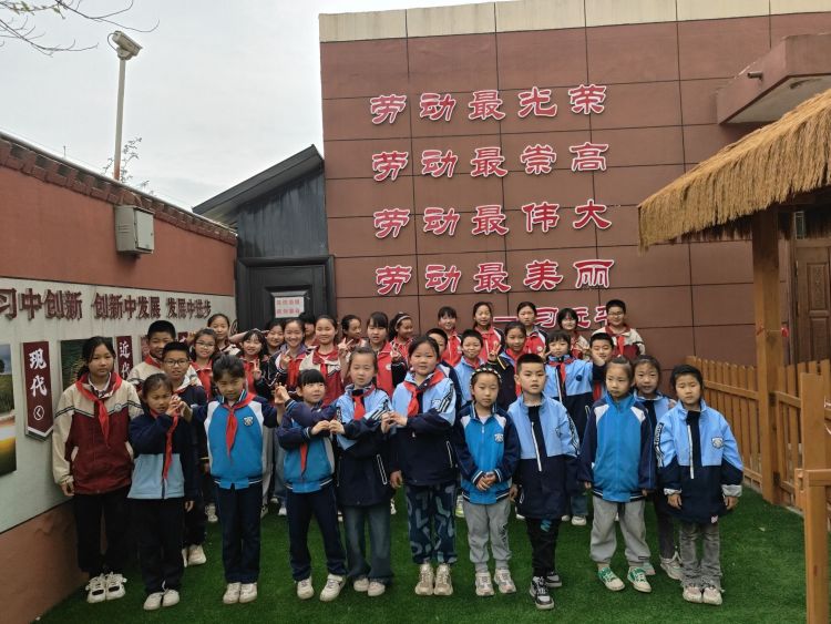 简篇-播种希望  收获成长——灞桥区东李小学第二届种植节活动