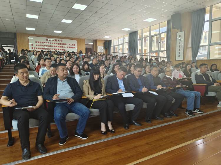 简篇-灞桥区席王街道教育系统举办教师师德师风暨心理健康专题讲座
