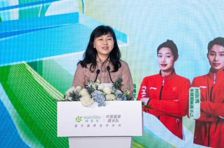 图片包含 游戏机, 桌子

描述已自动生成