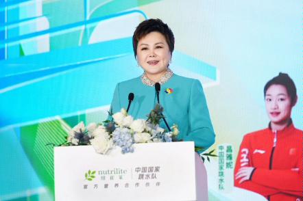 图片包含 游戏机, 桌子, 衬衫

描述已自动生成