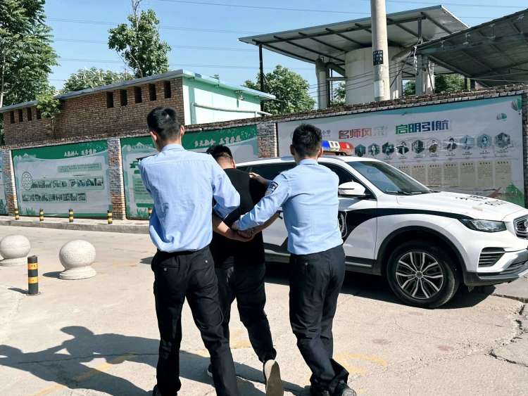 简篇-反恐演练防暴力 警校联动护平安——灞桥区官厅小学反恐防暴演练暨警校共治活动