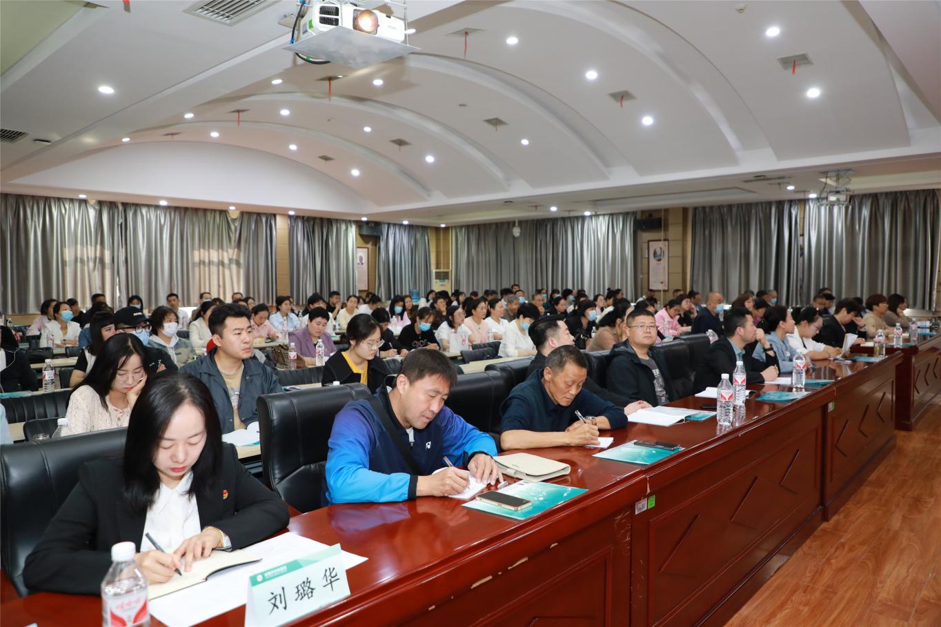 图示, 示意图&#10;&#10;中度可信度描述已自动生成