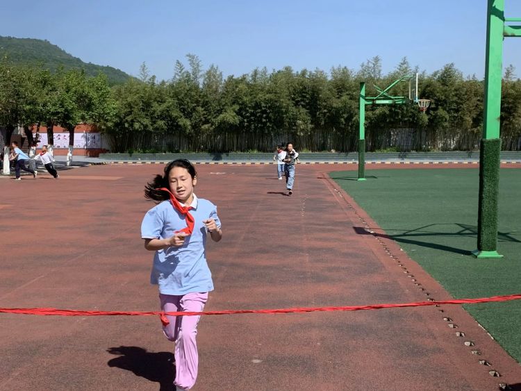简篇-扬体育精神   展运动风采——灞桥区东李小学2024年春季运动会纪实