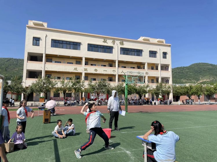简篇-扬体育精神   展运动风采——灞桥区东李小学2024年春季运动会纪实