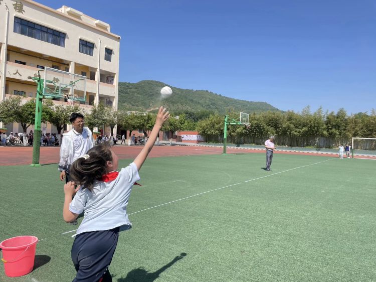 简篇-扬体育精神   展运动风采——灞桥区东李小学2024年春季运动会纪实