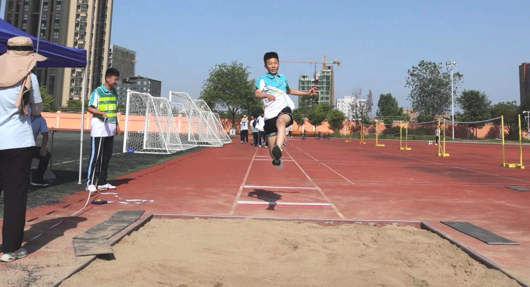 图示, 示意图&#10;&#10;中度可信度描述已自动生成