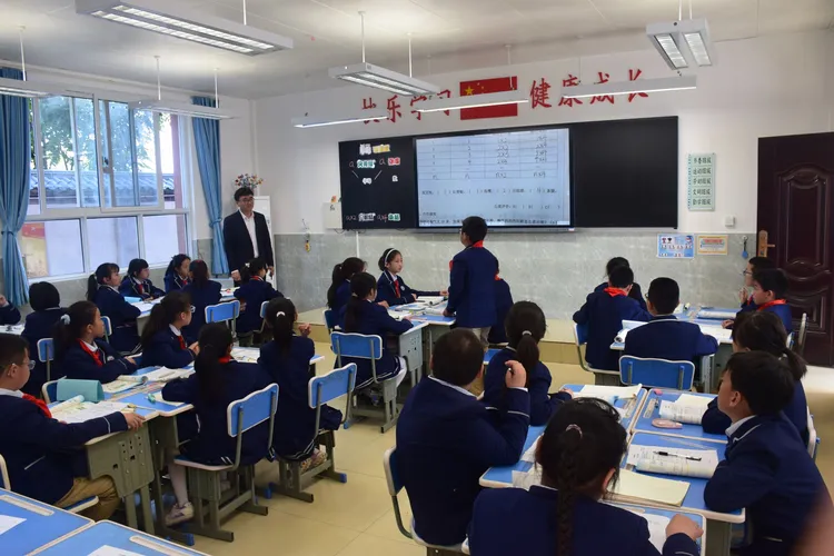 简篇-雅韵灞桥  城乡共进——灞桥教师进修学校赴灞桥区老洞小学开展中小学教师课堂教学专题送教活动（第一期）