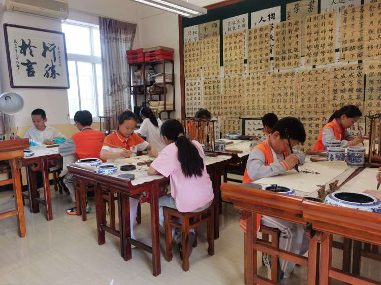 简篇-清风徐来 廉润童心——灞桥区老洞小学开展廉洁主题教育活动