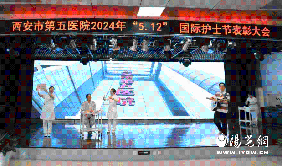 点击图片进入下一页