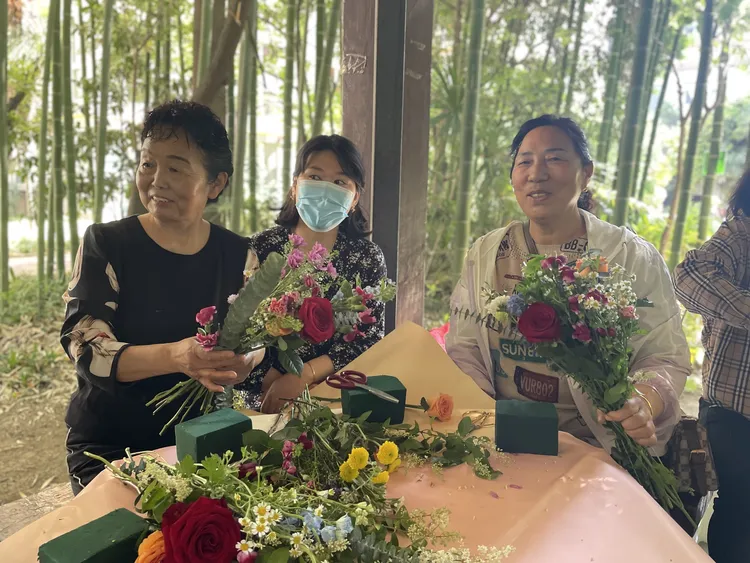 简篇-惠风和畅•惠民声||为爱“花”点时间！