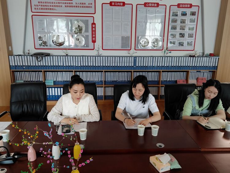 简篇-精彩队课展风采  交流研讨促成长 ——灞桥区东李小学开展少先队活动课展示活动