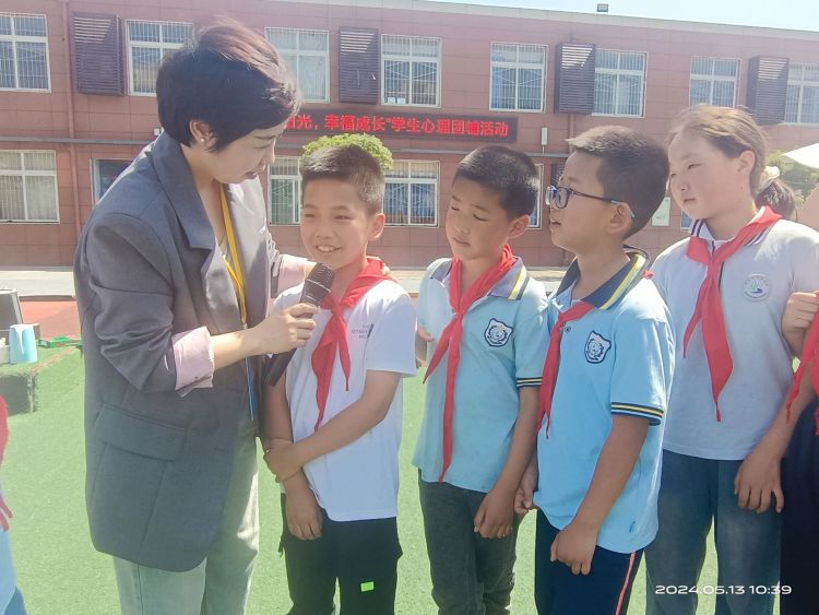 简篇-心向阳光   幸福成长——灞桥区东李小学开展学生心理团辅活动