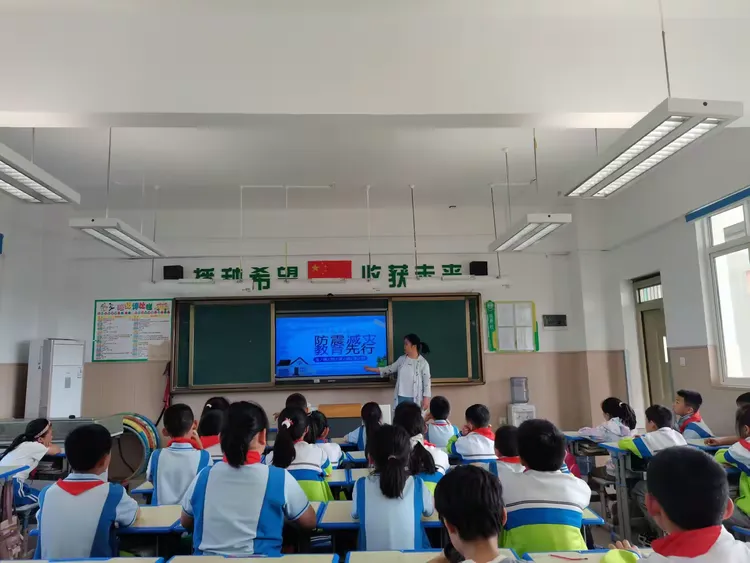 简篇-人人讲安全 个个会应急——2024年灞桥区席王中心小学防震避险应急演练活动