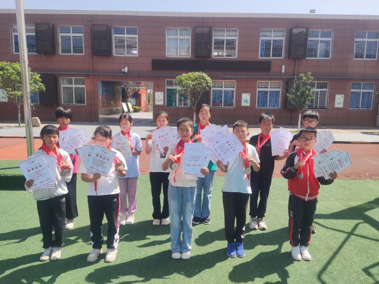 简篇-灞桥区东李小学学生参加灞桥区武术大赛获佳绩