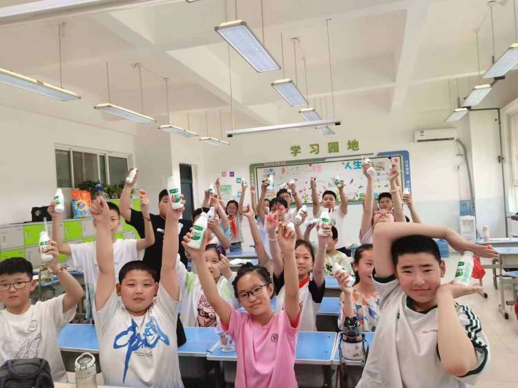 简篇-梦之路·快乐双减——同心共育话成长，携手共创见美好