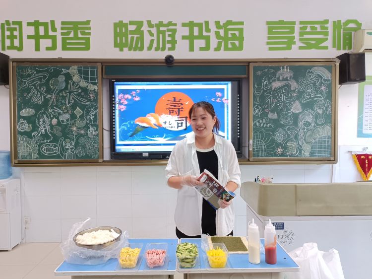 简篇-“家”点精彩，“育”见美好——浐灞第三十三小学家长进课堂活动