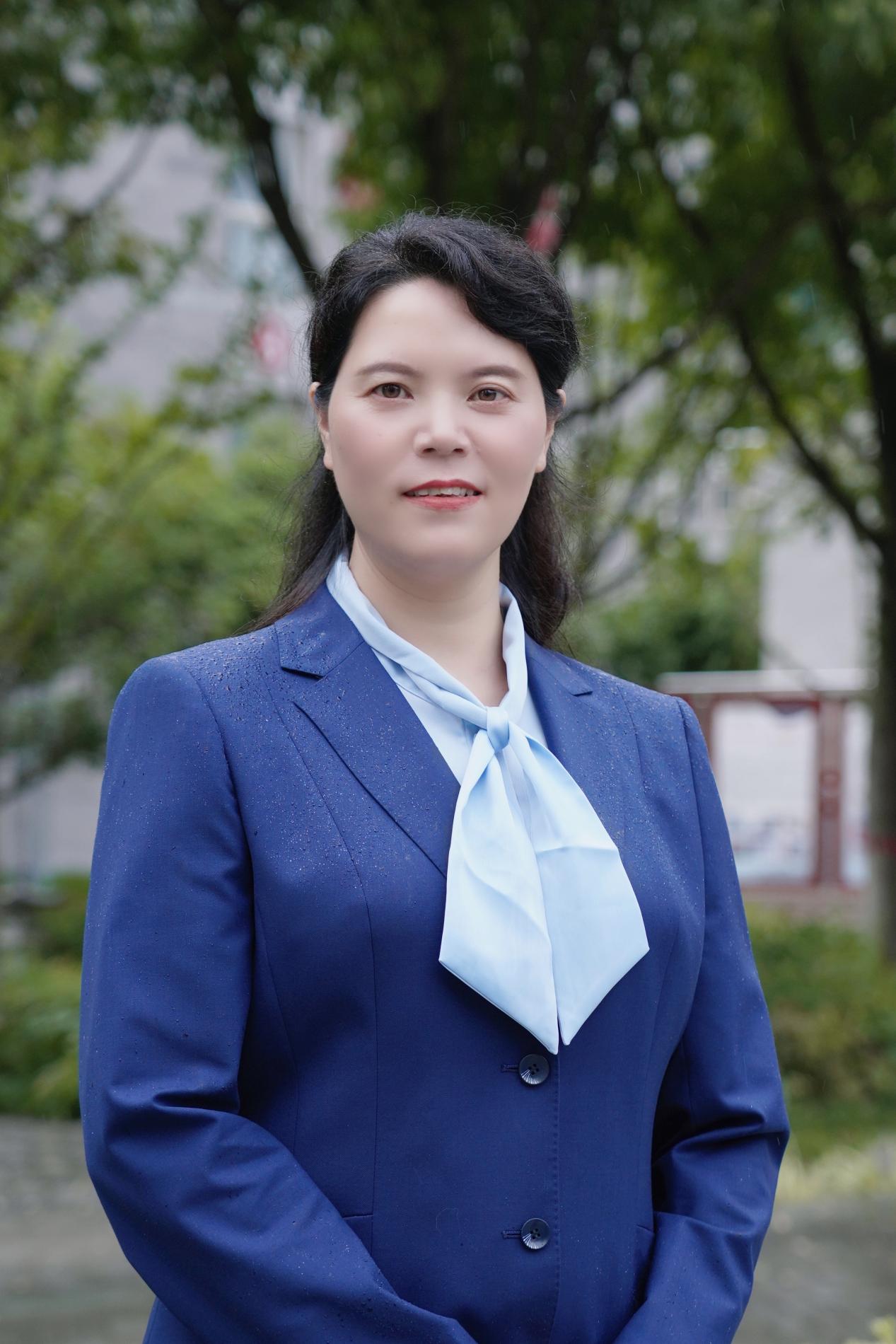 9.李爱荣
