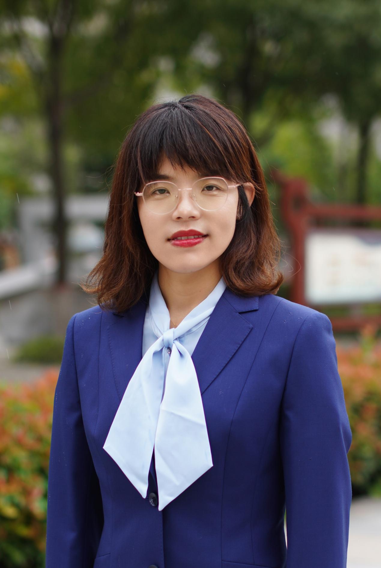 16.鲍倩