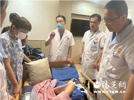 点击图片进入下一页