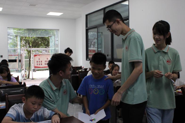 C:\Users\jiang\Desktop\西法大大一\比赛\三下乡推普\zip\IMG_6955.JPGIMG_6955