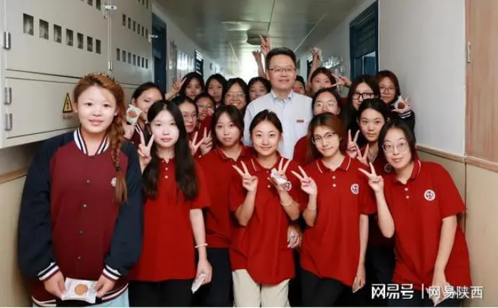 点击图片进入下一页