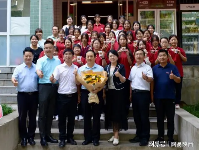 点击图片进入下一页