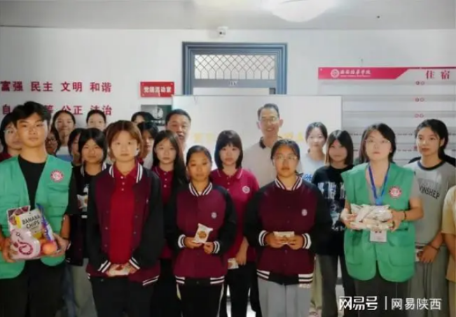 点击图片进入下一页