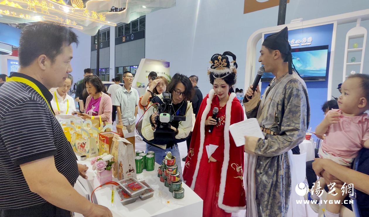 10，湖北展区通过直播宣传当地文化及美食