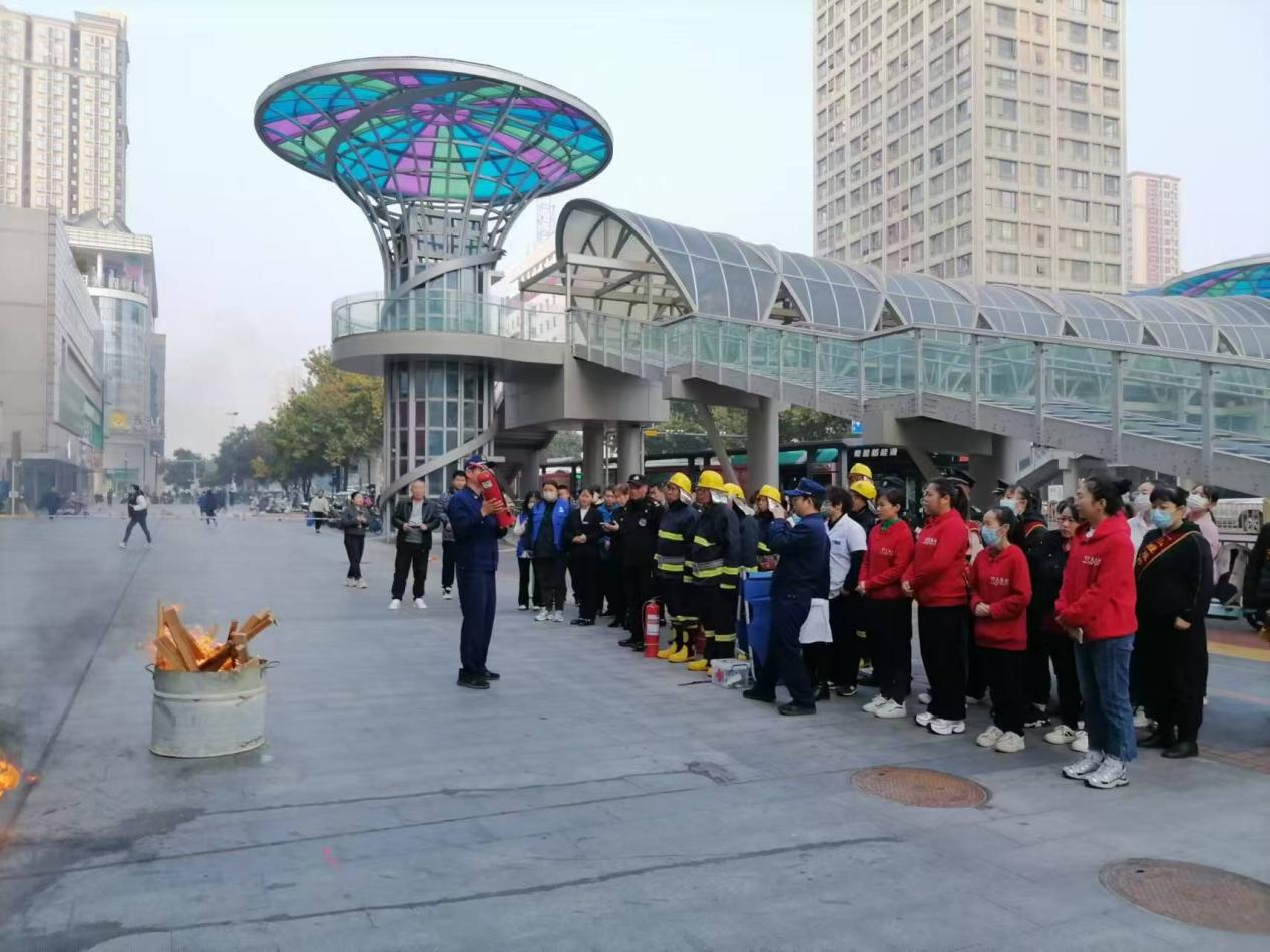纺机社区联合恒天广场物业开展消防安全演练 (5)