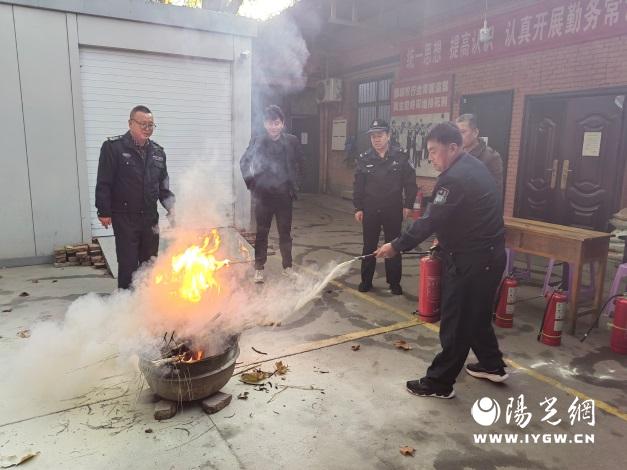 E:\照片\11月份\11.13\1中队对 龙护卫开展消防演练\9bfd7dd76df89949d9419cab8977502.jpg