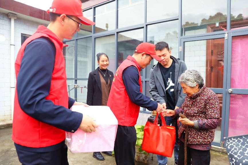 “多帮一”关爱行动 彰显国企责任担当