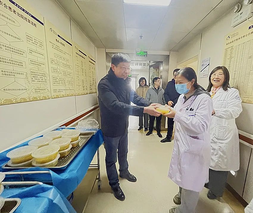 点击图片进入下一页